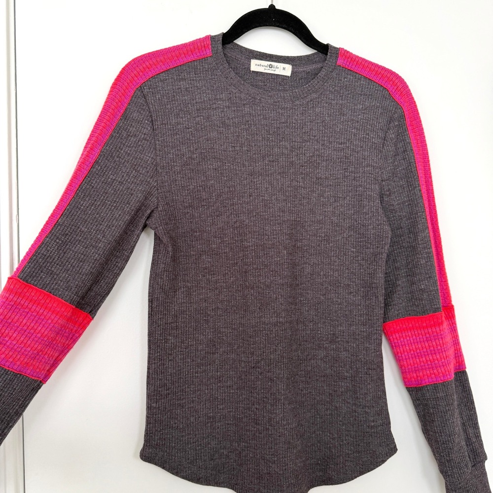 Natural Life Womens Charcoal Grey Waffle Knit Thermal Striped Sleeve Top Medium - Picture 4 of 9